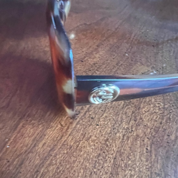 Gucci Sunglasses - Picture 5 of 8